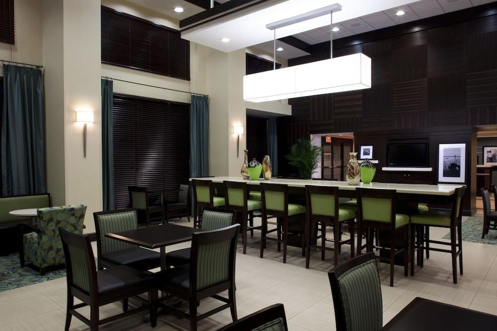 Hampton Inn&suites Hotel 3*