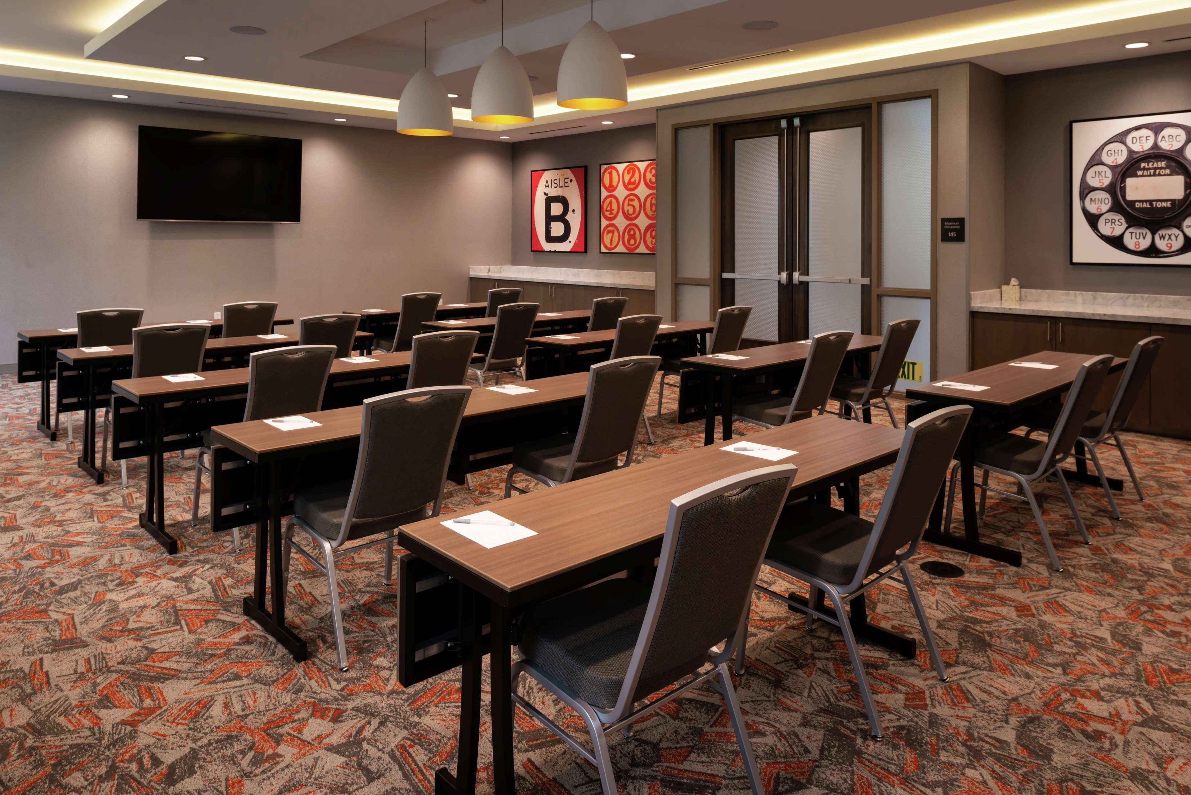 Hampton & Hotel 3*